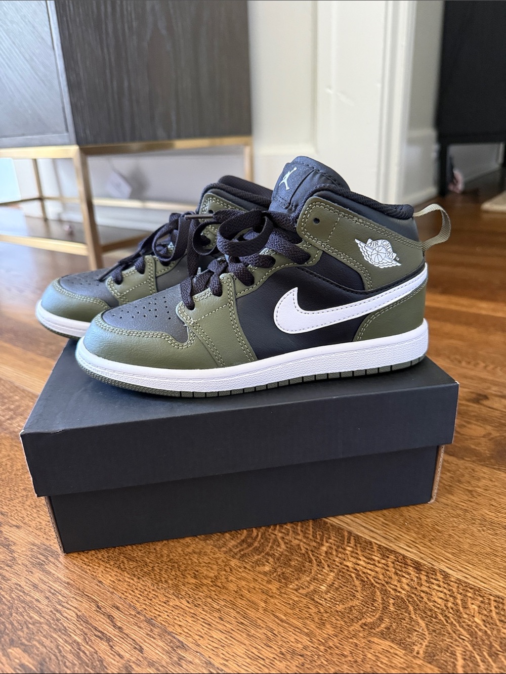 Nike Olive Green Black White Mid-Top Sneakers